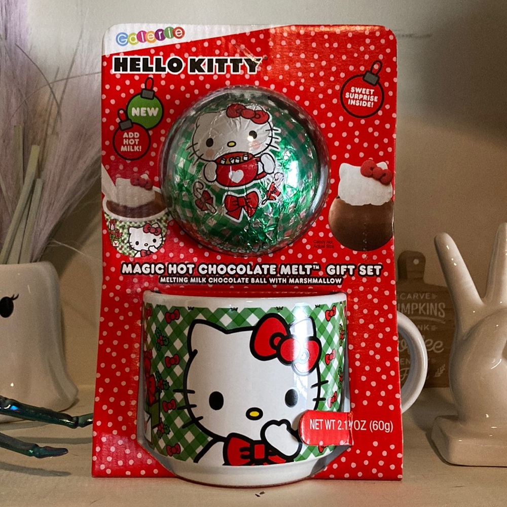 Hello Kitty Dear Daniel Magic Hot Milk Chocolate Marshmallow Ball & Mug Gift Set